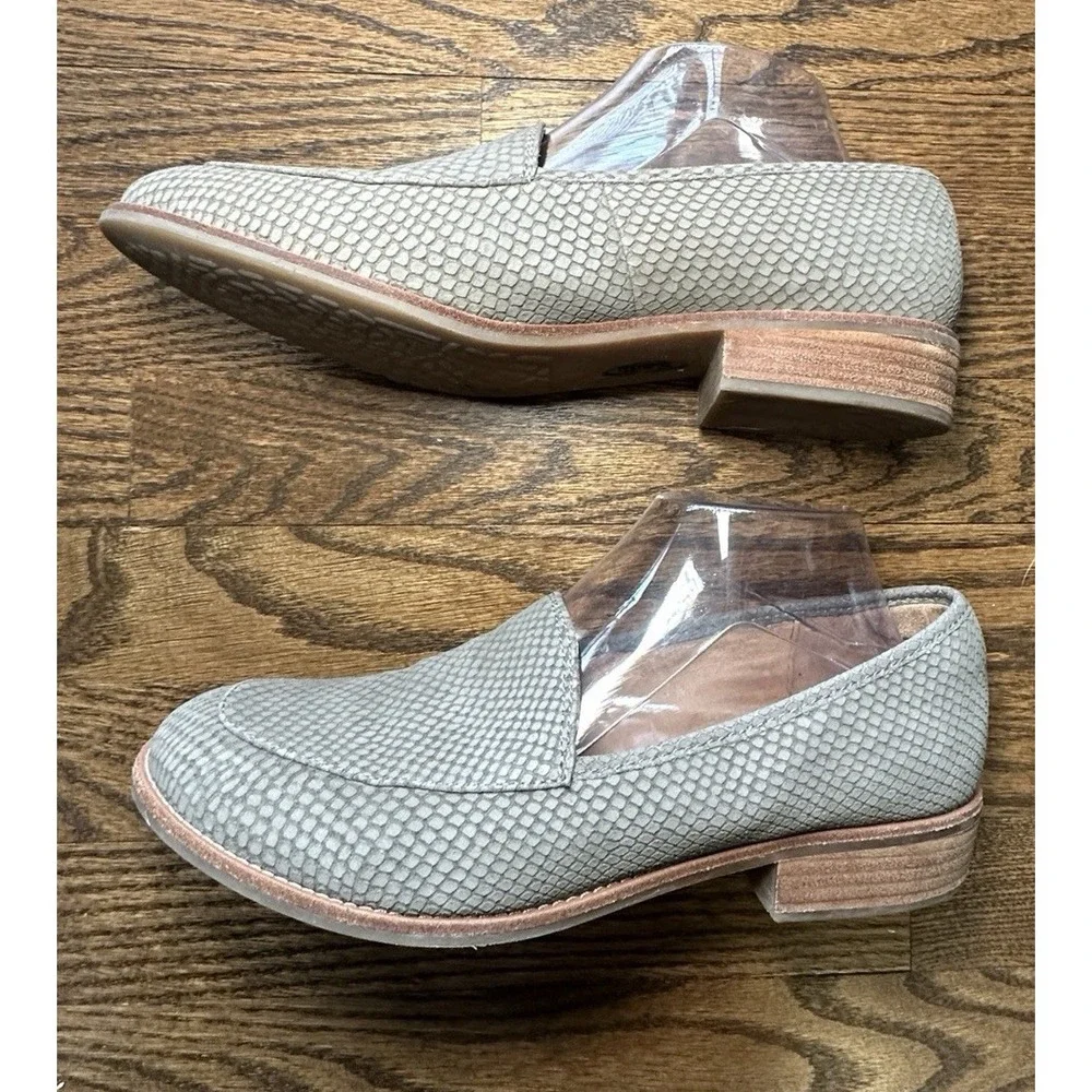 Sofft Napoli Slip On Shoes Grey Snake Print Nubuck Leather Loafers Womens 10